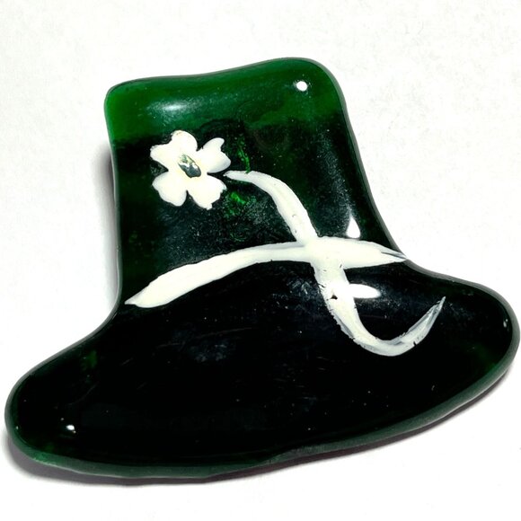 Handmade Green Glass Leprechaun Hat Lapel Pin Brooch St Patricks Day - Picture 2 of 3